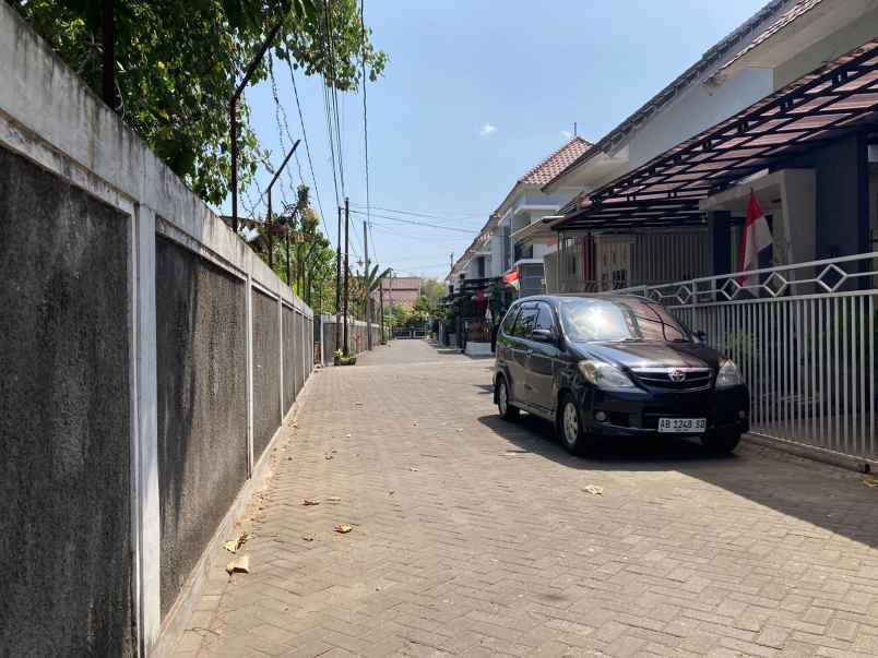 dijual rumah jl kaliurang km 7