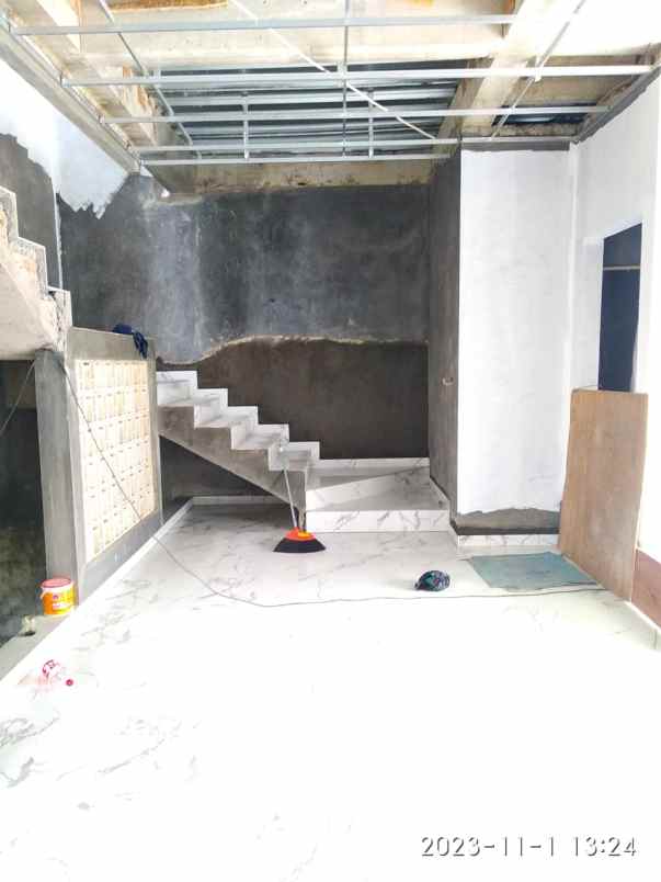 dijual rumah jl kelurahan duren sawit