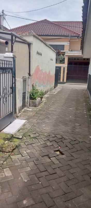 dijual rumah jl kiaracondong gg