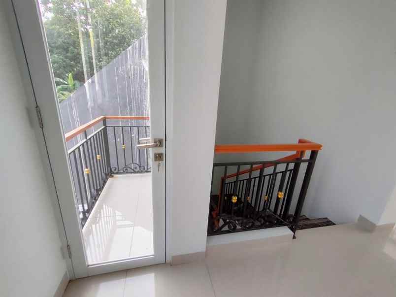 dijual rumah jl kihajar dewantara