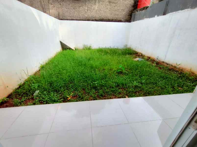 dijual rumah jl kihajar dewantara