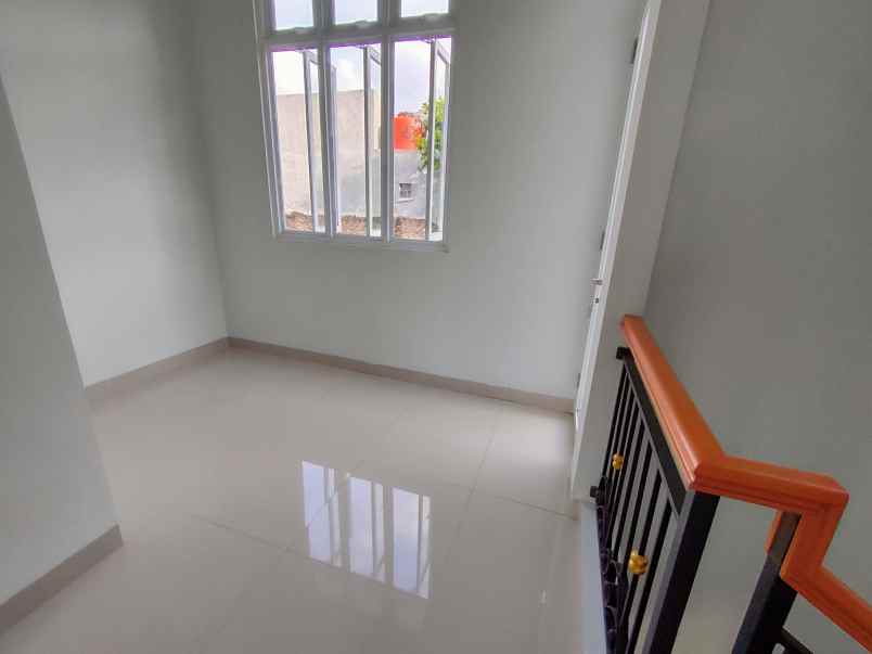 dijual rumah jl kihajar dewantara