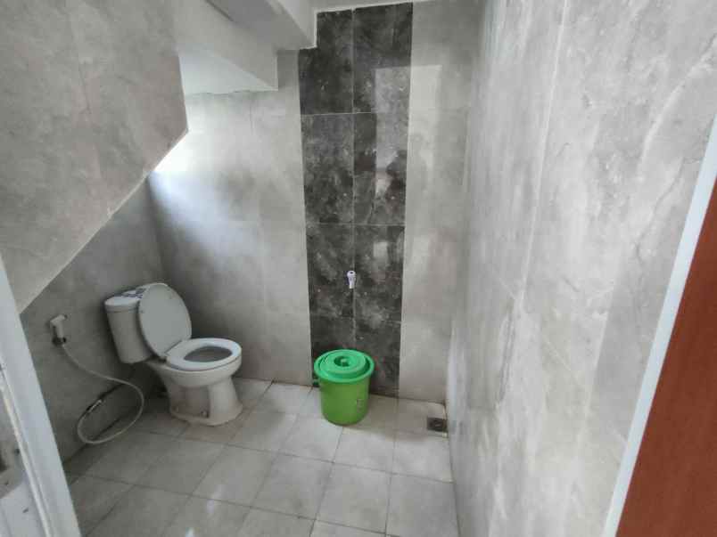 dijual rumah jl kihajar dewantara