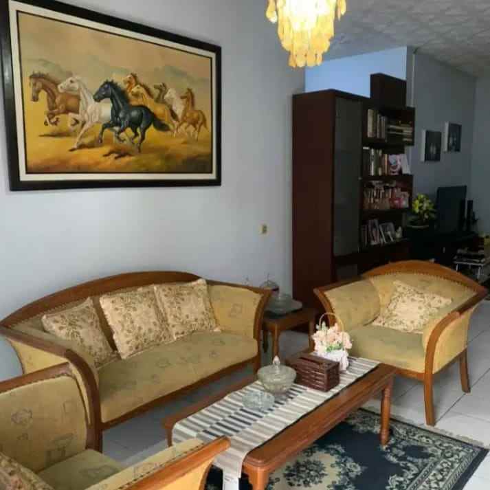 dijual rumah jl margahayu raya saturnus