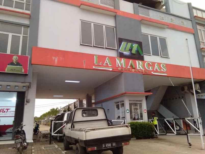 dijual rumah jl nanjung lagadar perum