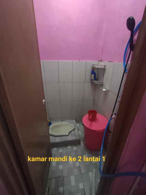 dijual rumah jl padat karya no 68