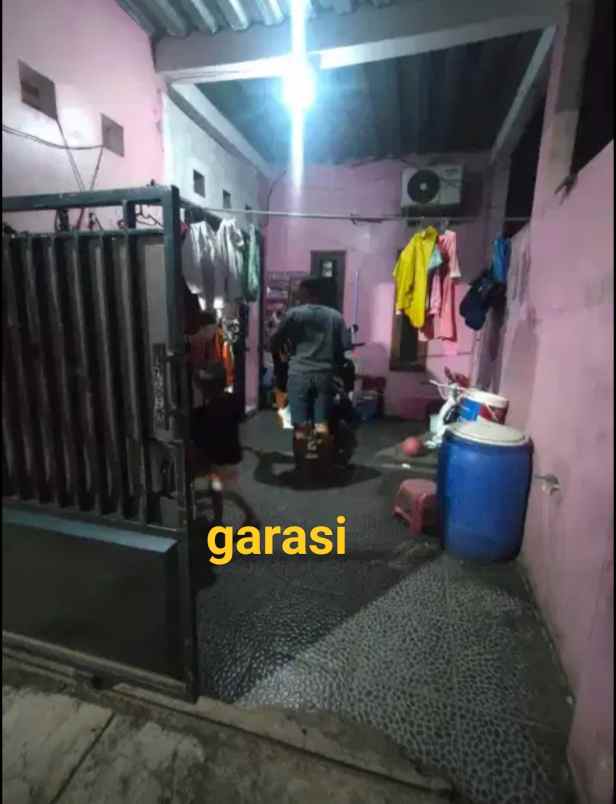 dijual rumah jl padat karya no 68