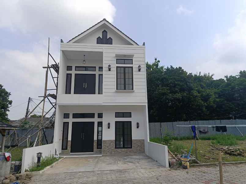 dijual rumah jl palem