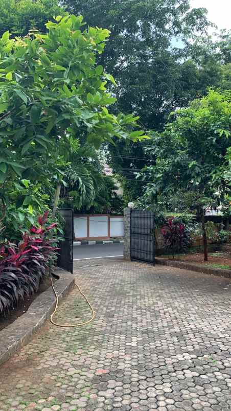 dijual rumah jl pengadegan selatan kec