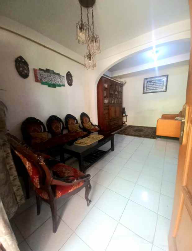 dijual rumah jl pondok kelapa duren