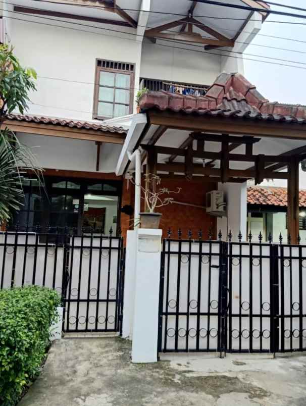 dijual rumah jl pondok kelapa duren