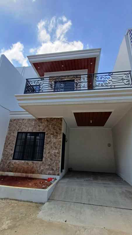 dijual rumah jl putri tunggal