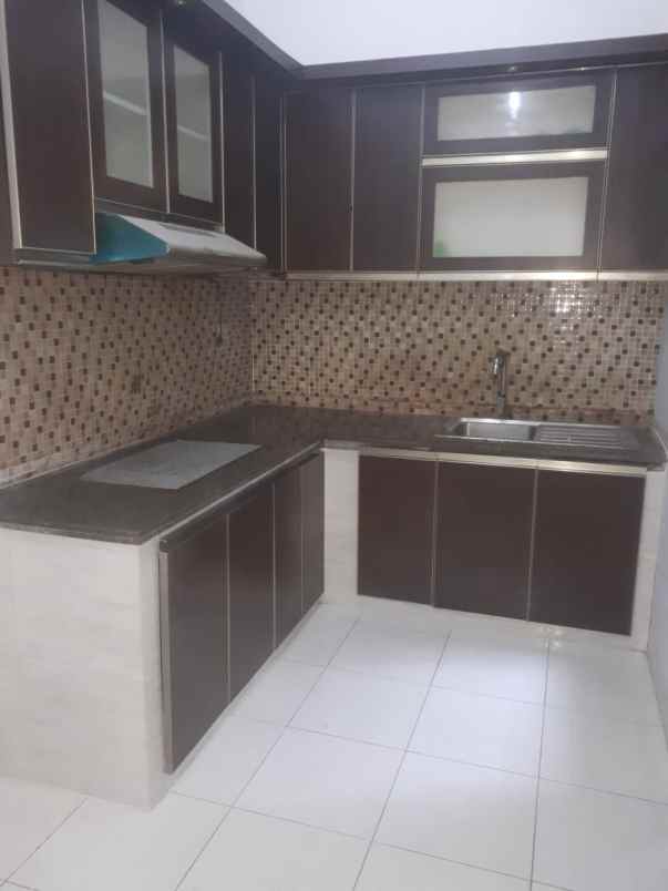 dijual rumah jl raya grand duta tangerang