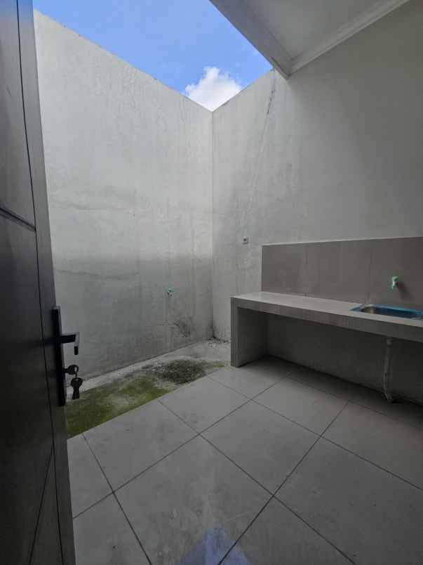 dijual rumah jl raya kalimulya cilodong