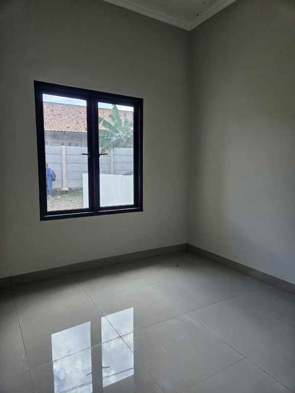 dijual rumah jl raya kalimulya cilodong
