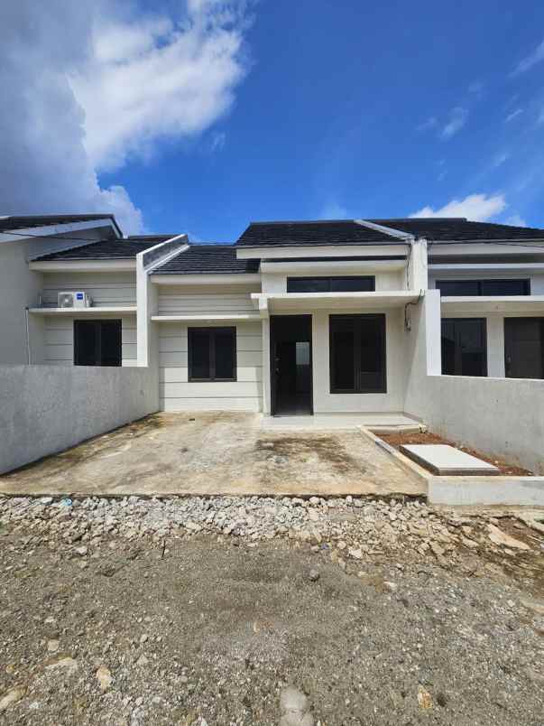 dijual rumah jl raya kalimulya cilodong