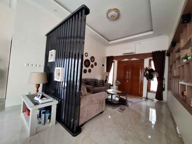 dijual rumah jl raya penggilingan