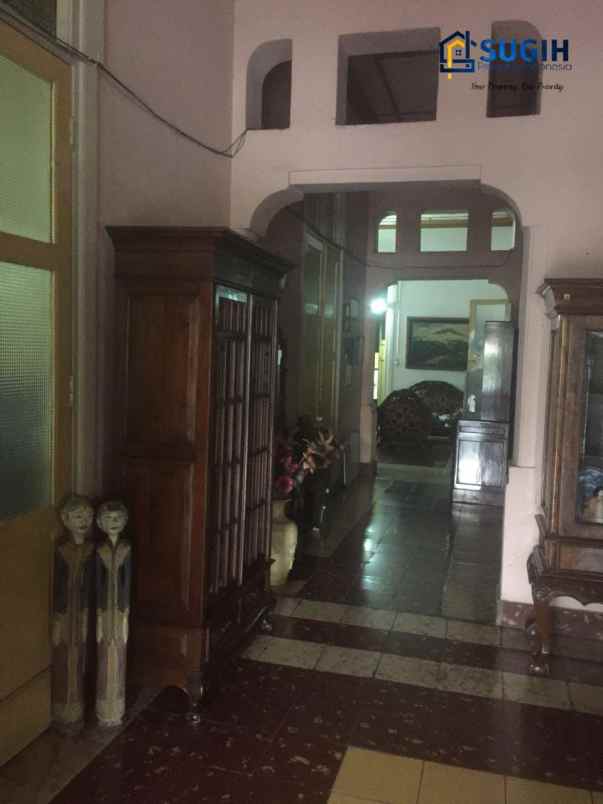 dijual rumah jl re martadinata riau bandung