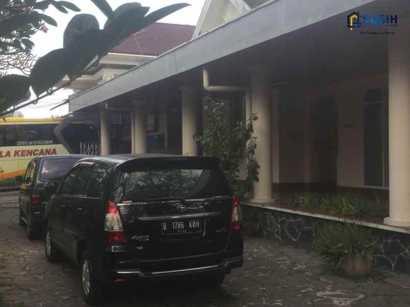 dijual rumah jl re martadinata riau bandung