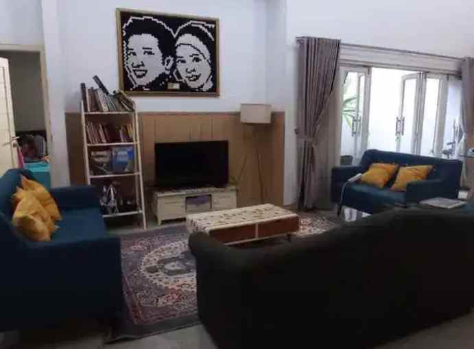 dijual rumah jl saturnus margahayu raya