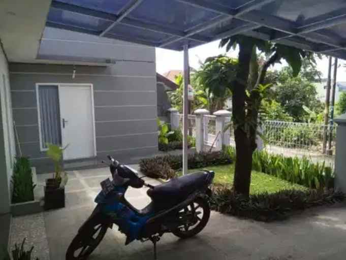 dijual rumah jl saturnus margahayu raya