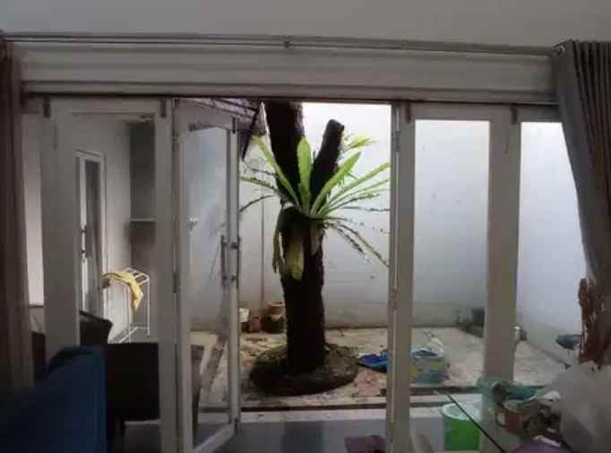 dijual rumah jl saturnus margahayu raya