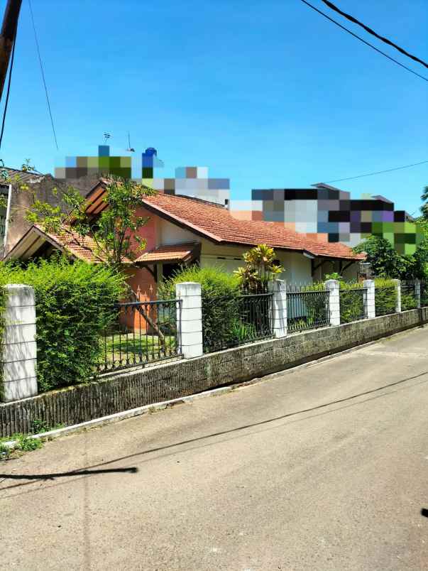 dijual rumah jl sayap bkr