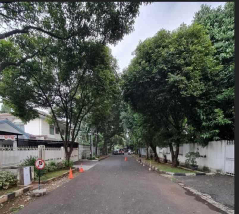 dijual rumah jl senjaya