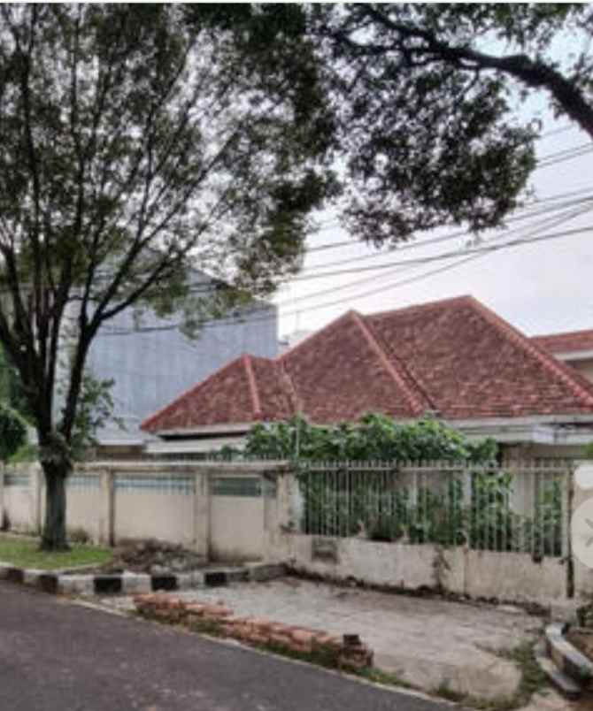 dijual rumah jl senjaya