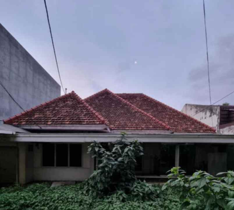 dijual rumah jl senjaya