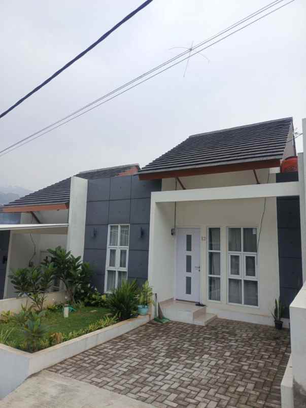 dijual rumah jl sindanglaya pasir impun