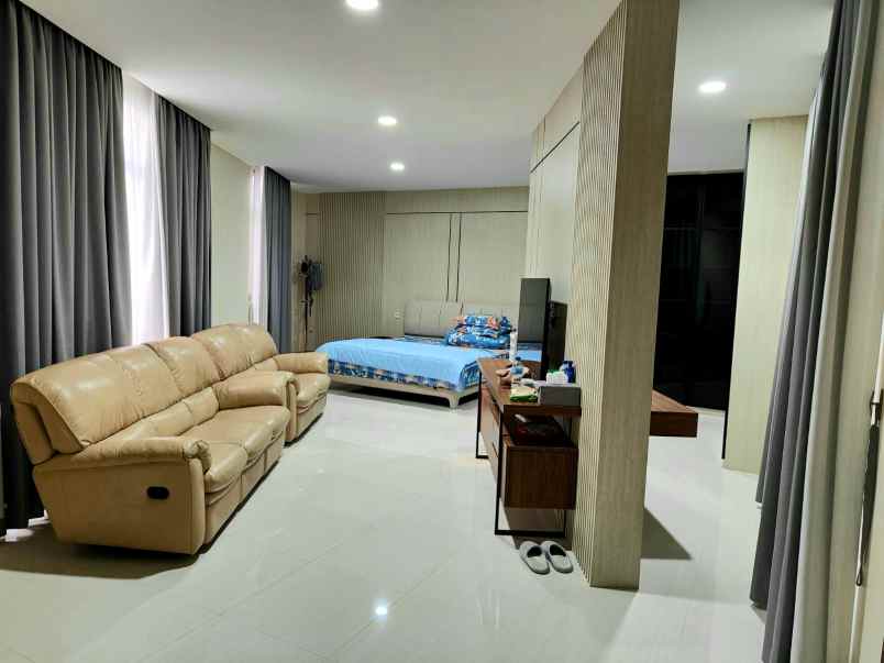 dijual rumah jl summarecon bandung