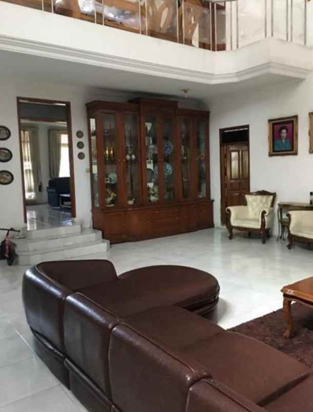 dijual rumah jl suryadarma suryalaya