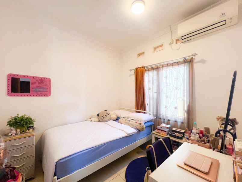 dijual rumah jl tanjung barat