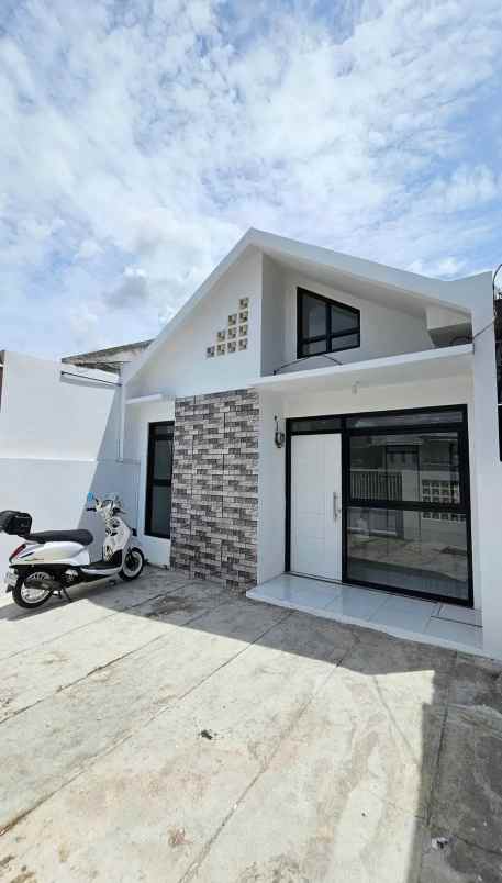 dijual rumah jl tanjung sari