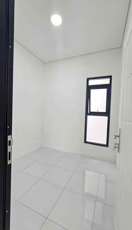 dijual rumah jl tanjung sari