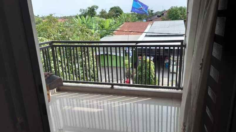 dijual rumah jl usman siddik