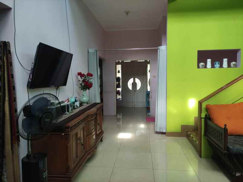 dijual rumah jl utama raya bf5 kemang