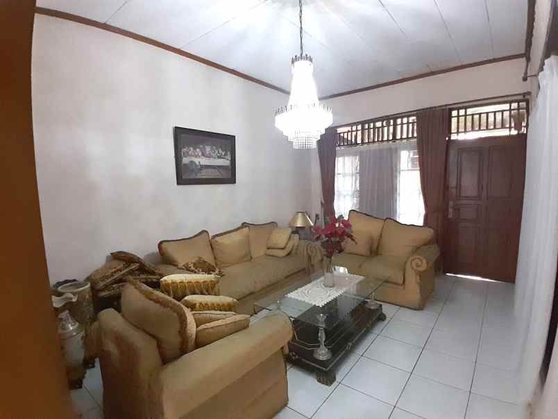 dijual rumah jl veteran bintaro