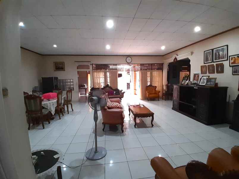 dijual rumah jl veteran bintaro