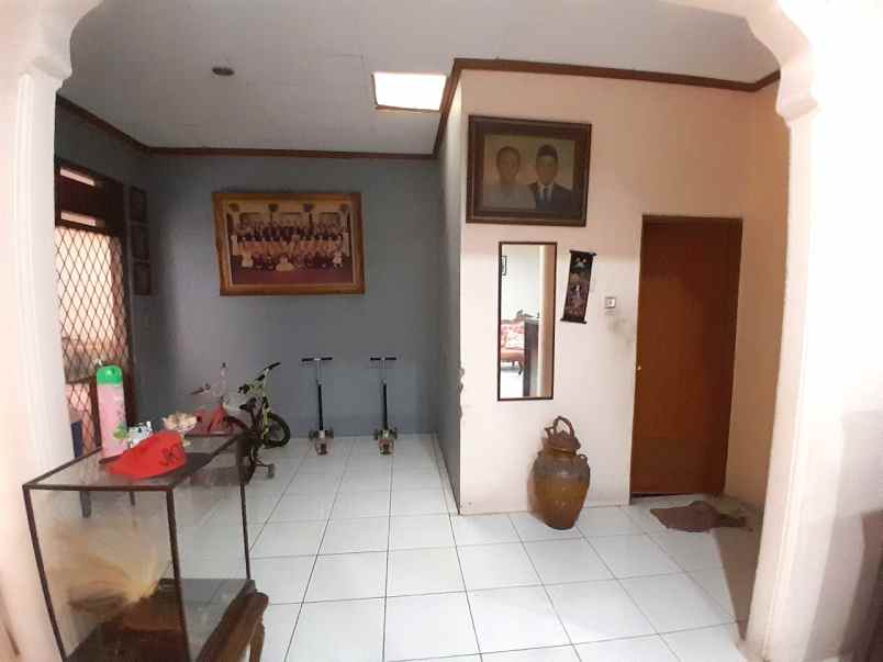 dijual rumah jl veteran bintaro