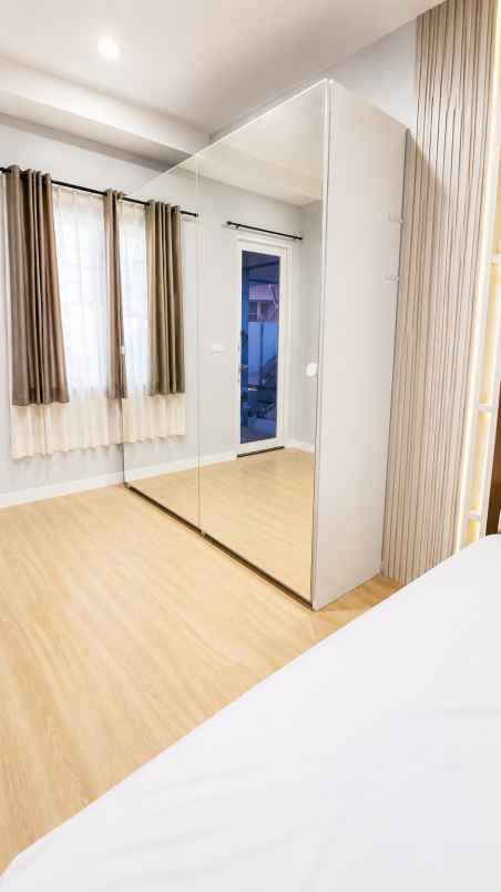 dijual rumah jl western boulevard no 37
