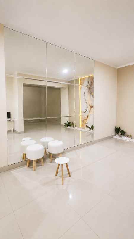 dijual rumah jl western boulevard no 37