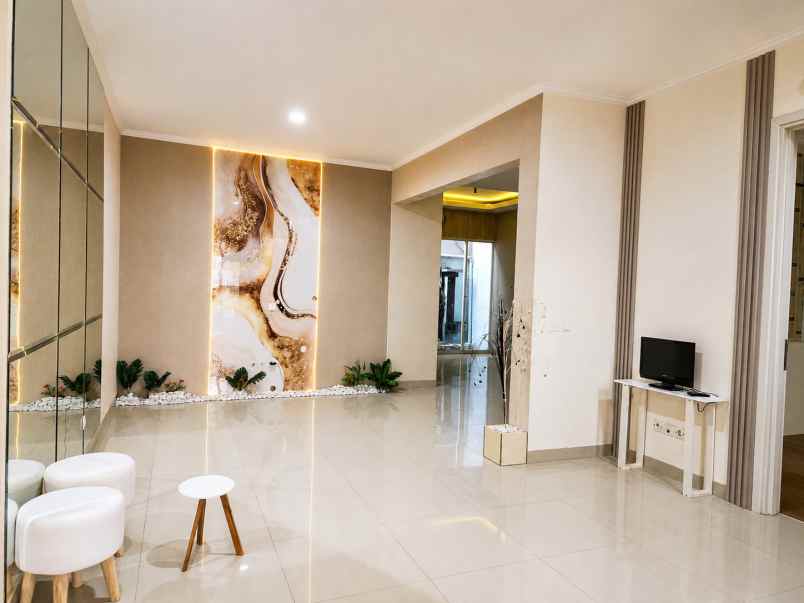 dijual rumah jl western boulevard no 37