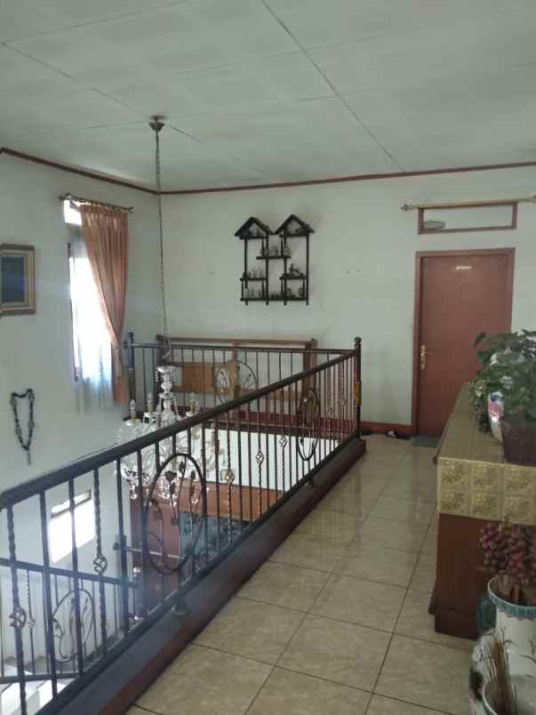 dijual rumah jln sekelimus