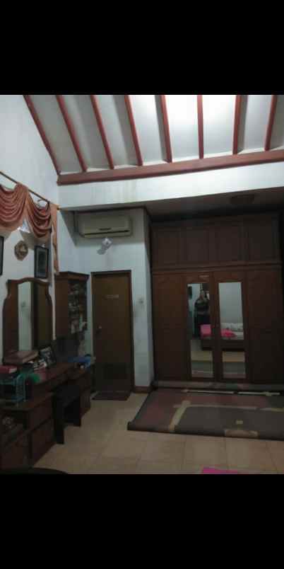 dijual rumah jln sekelimus