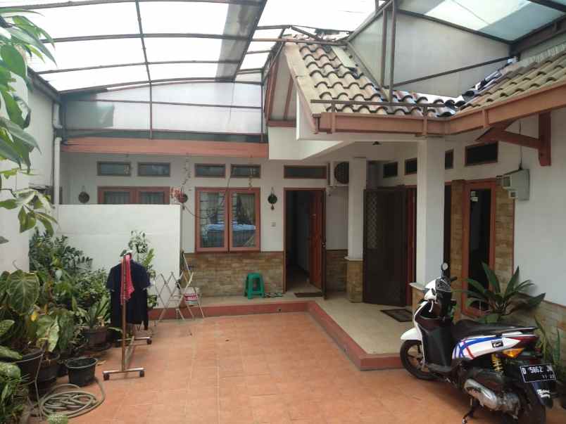 dijual rumah jln sekelimus