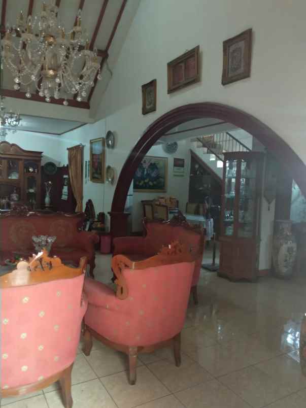 dijual rumah jln sekelimus