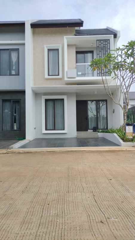 dijual rumah jln trasyogi