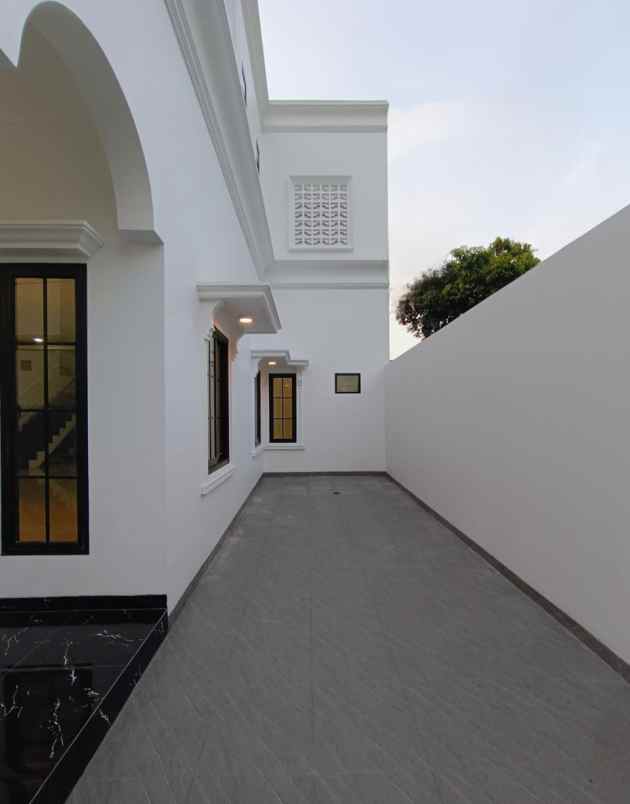 dijual rumah joglo jakarta barat